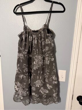 American Eagle Outfitters Gray and White Floral Tiered Dress